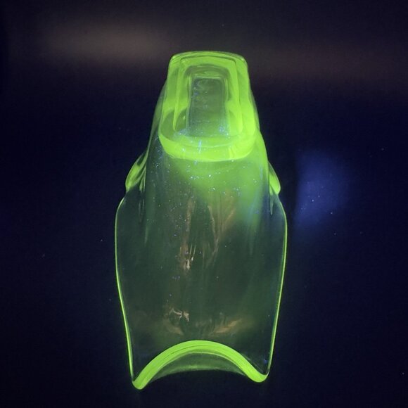 Heisey Glass Scroll Droop End Wing Oval Centerpiece Bowl Manganese 365nm UV Glow - Picture 14 of 16